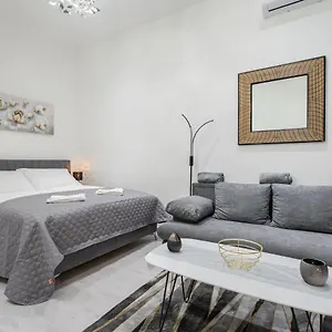 Stellar Dwell , Budapest Hungría